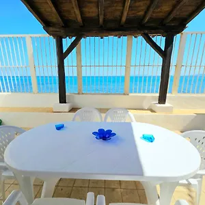 chalet-tiziana-una-veranda-sul-mare.sicilyhotelsitaly.net/